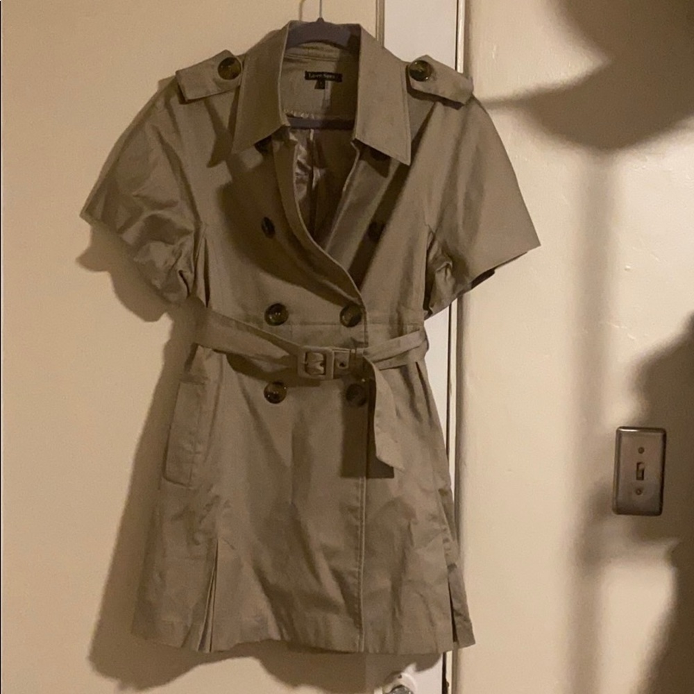 Short sleeve trench style jacket